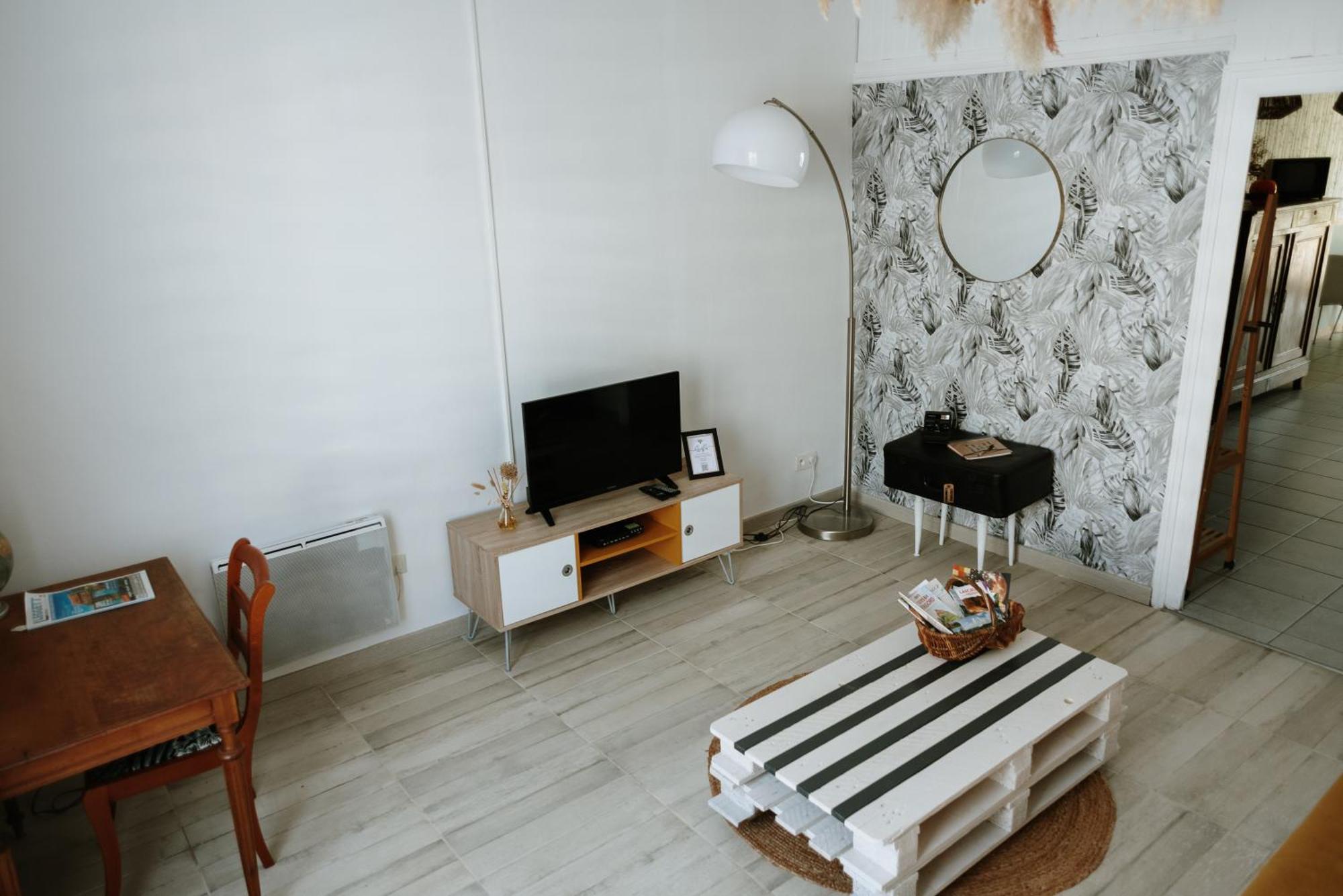 Studio De Plain-Pied Avec Terrasse Et Jardin Apartment Saint-Meard-de-Gurcon ภายนอก รูปภาพ